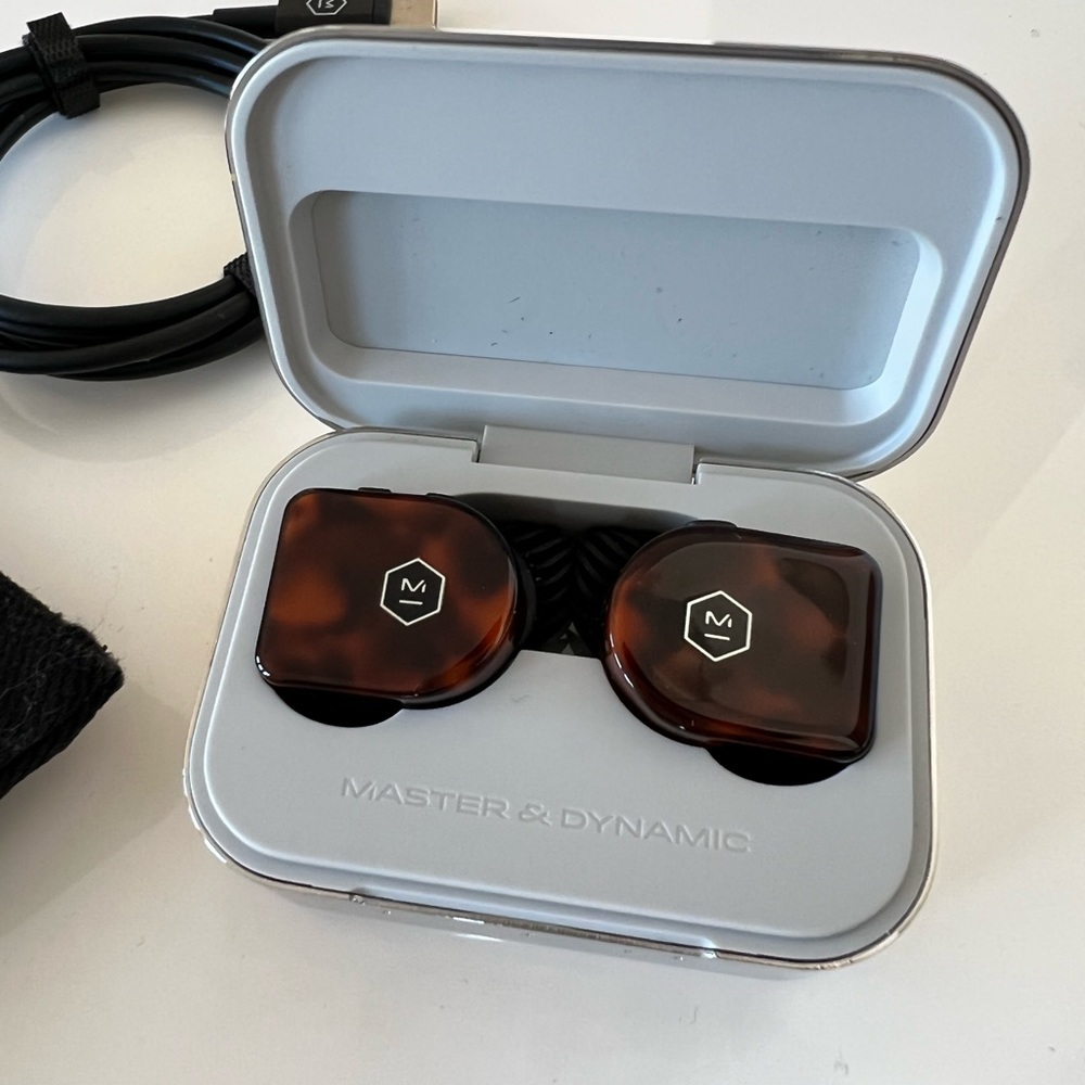 Master & dynamic mw07 plus tortoiseshell wireless Bluetooth headphones